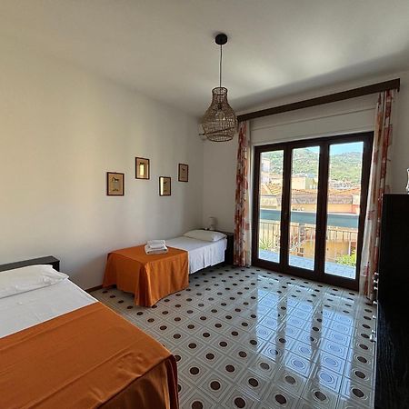 Archimede Lounge Apartment เชฟาลู ภายนอก รูปภาพ