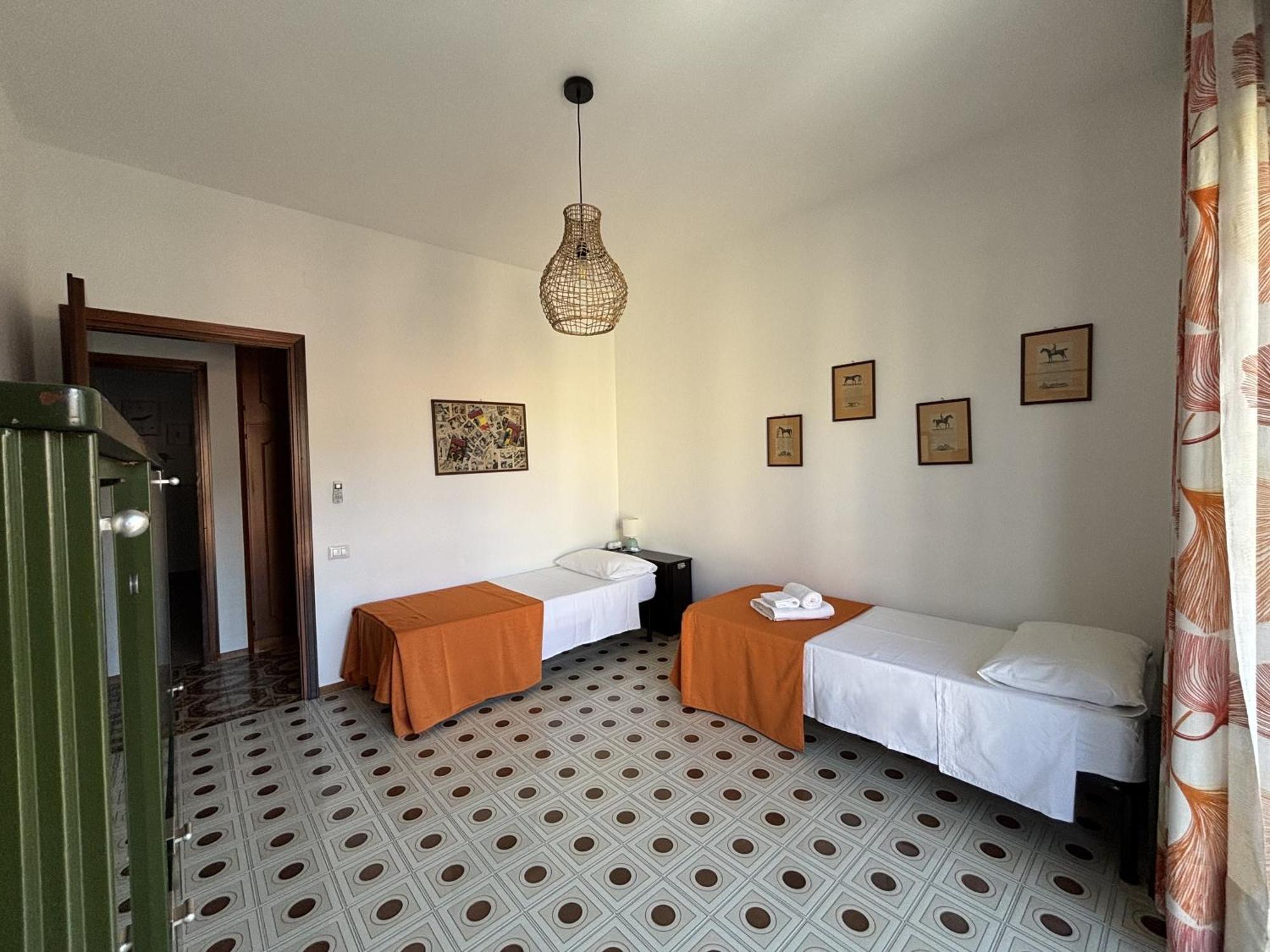 Archimede Lounge Apartment เชฟาลู ภายนอก รูปภาพ