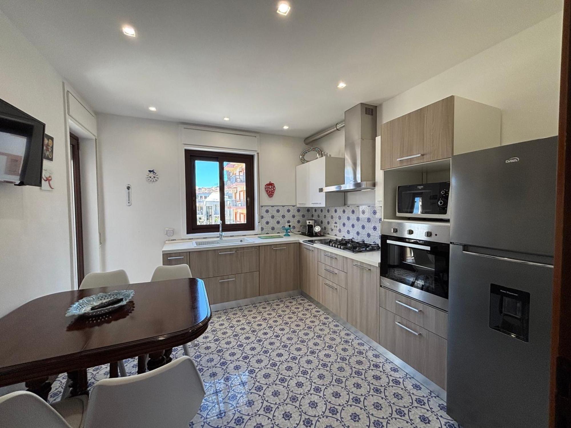 Archimede Lounge Apartment เชฟาลู ภายนอก รูปภาพ