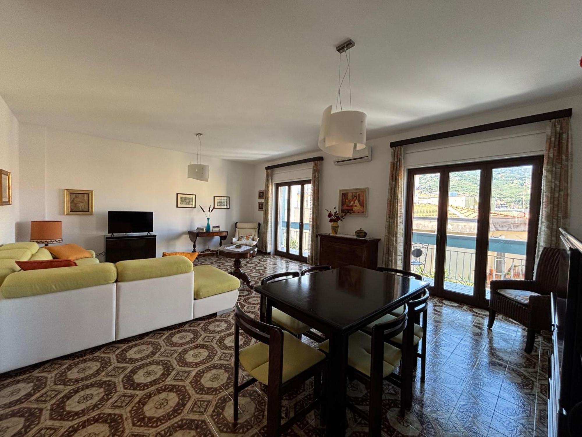 Archimede Lounge Apartment เชฟาลู ภายนอก รูปภาพ