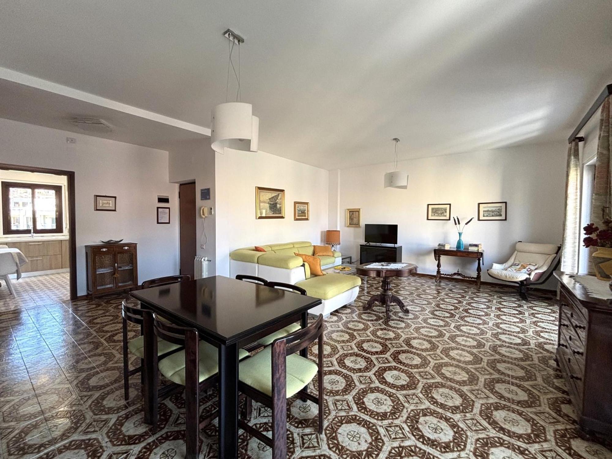 Archimede Lounge Apartment เชฟาลู ภายนอก รูปภาพ