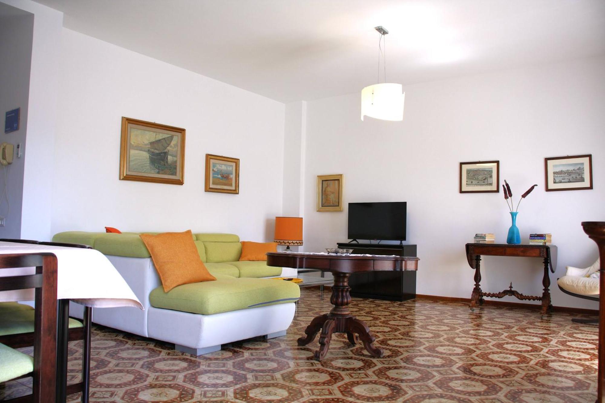 Archimede Lounge Apartment เชฟาลู ภายนอก รูปภาพ